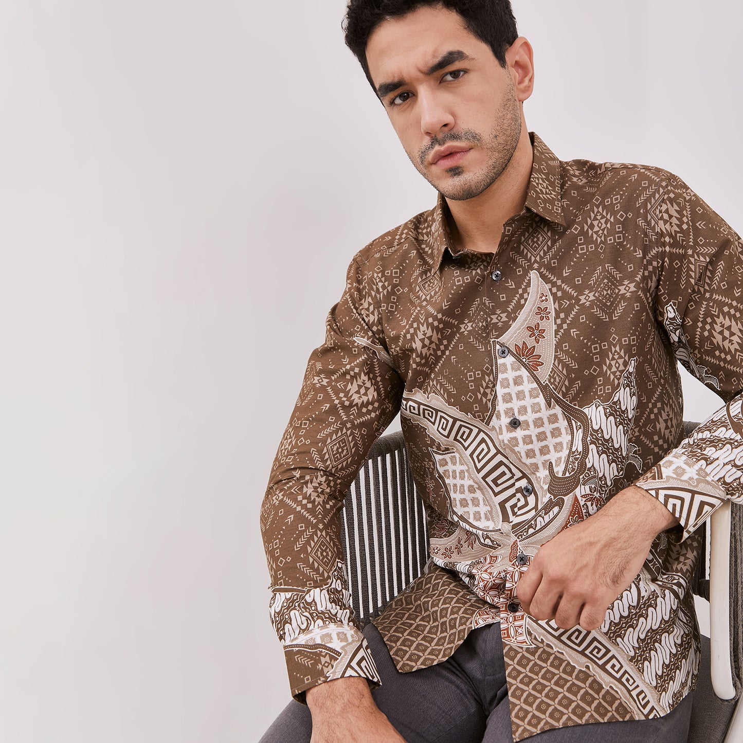 Odza Baju Batik Pesta Lengan Panjang Pria Slim Fit Panggenan Coklat