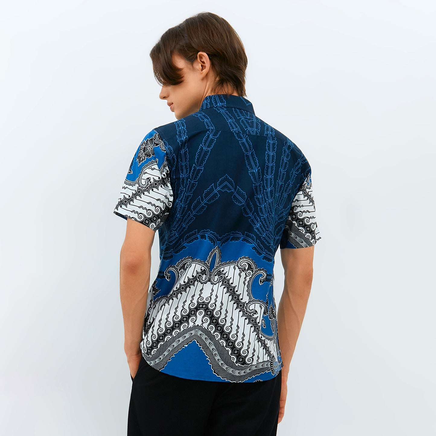 Odza Baju Atasan Batik Pria Lengan Pendek Pola Slim Fit Ambara Biru Navy