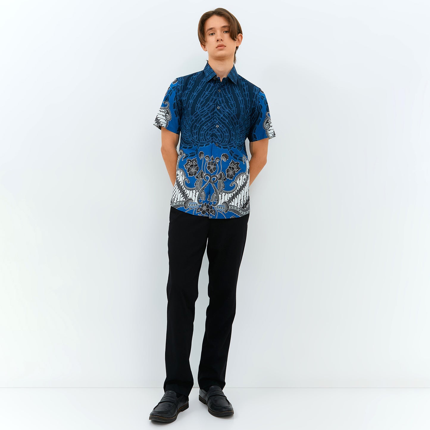 Odza Baju Atasan Batik Pria Lengan Pendek Pola Slim Fit Ambara Biru Navy