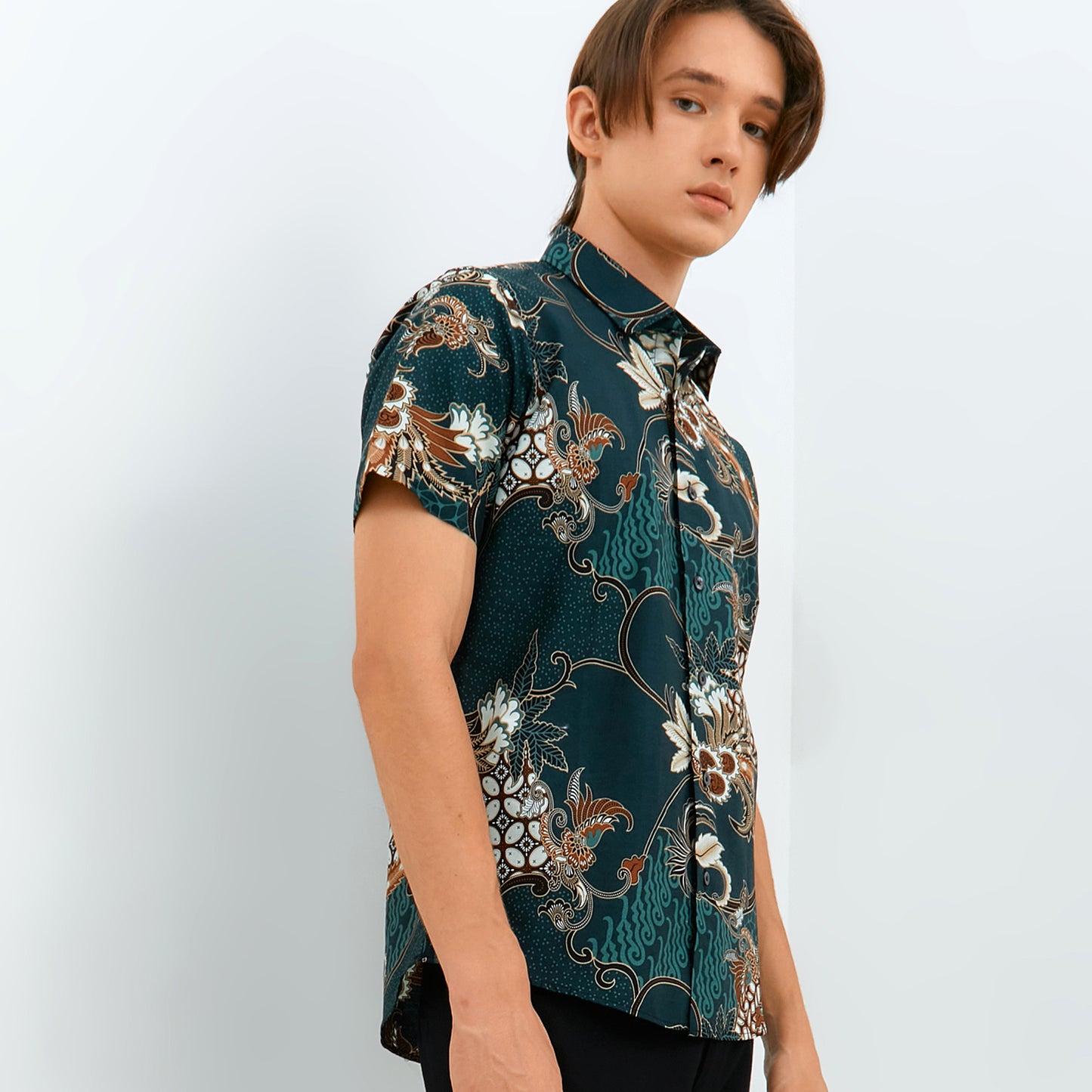 Odza Kemeja Batik Lengan Pendek Slim Fit Modern Abudaya Hijau Botol