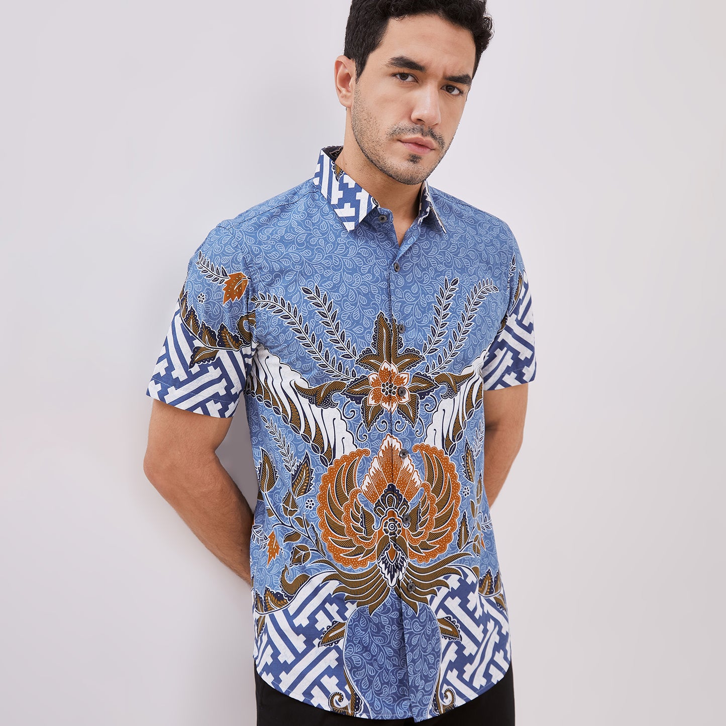 Odza Kemeja Batik Pria Lengan Pendek Slim Fit Slim Fit Modern Adiraga Biru