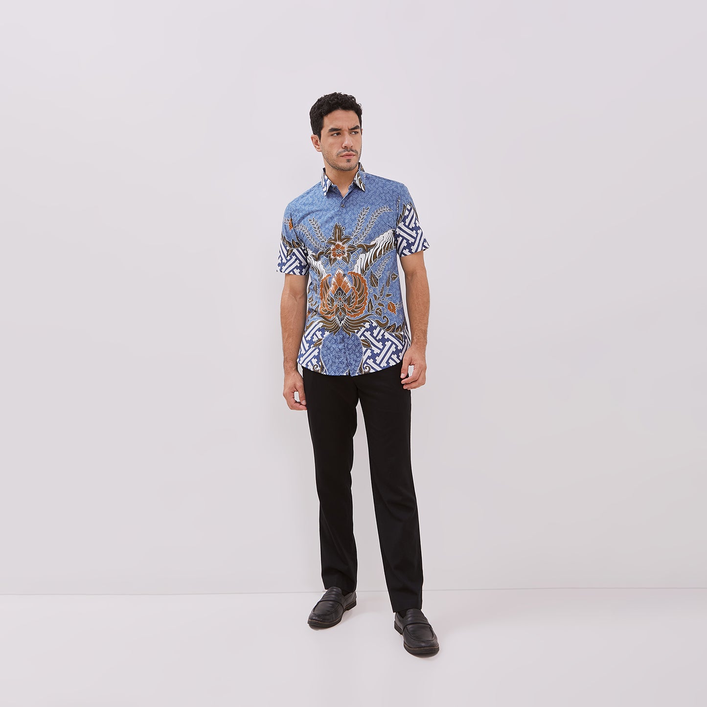 Odza Kemeja Batik Pria Lengan Pendek Slim Fit Slim Fit Modern Adiraga Biru