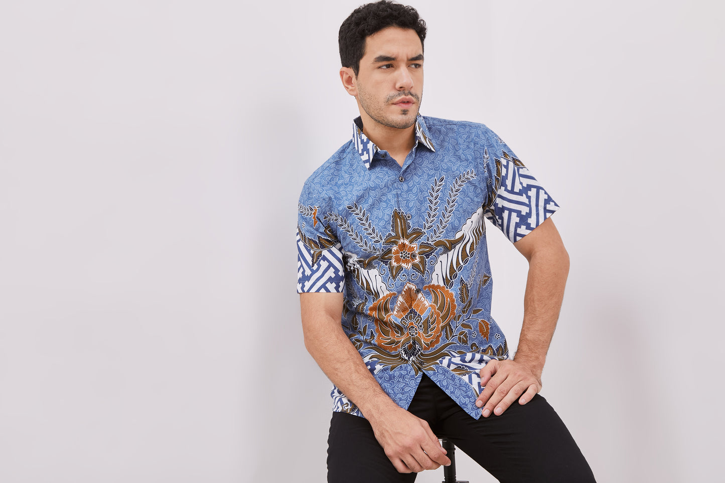 Odza Kemeja Batik Pria Lengan Pendek Slim Fit Slim Fit Modern Adiraga Biru