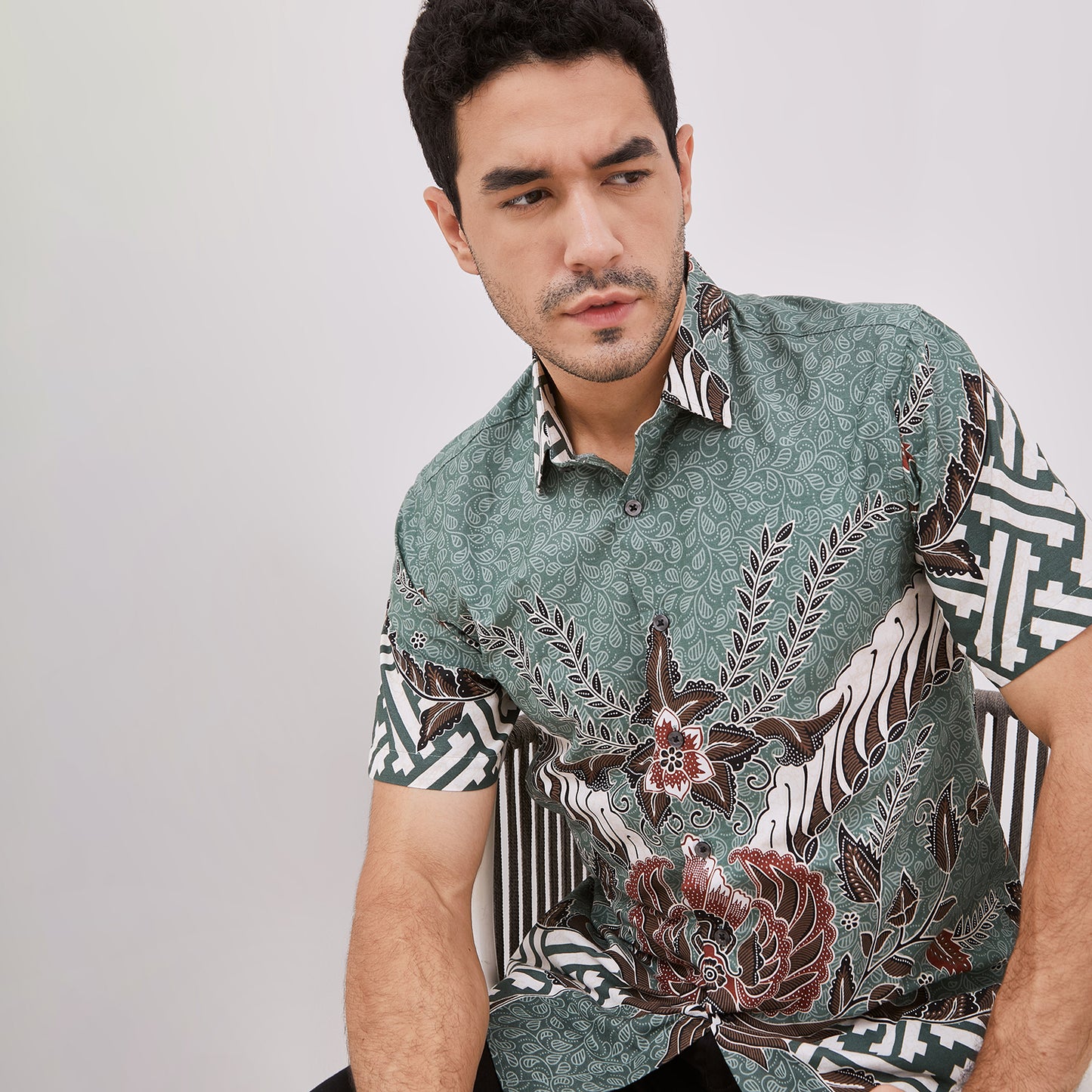 Odza Kemeja Batik Pria Lengan Pendek Slim Fit Modern Adiraga Hijau