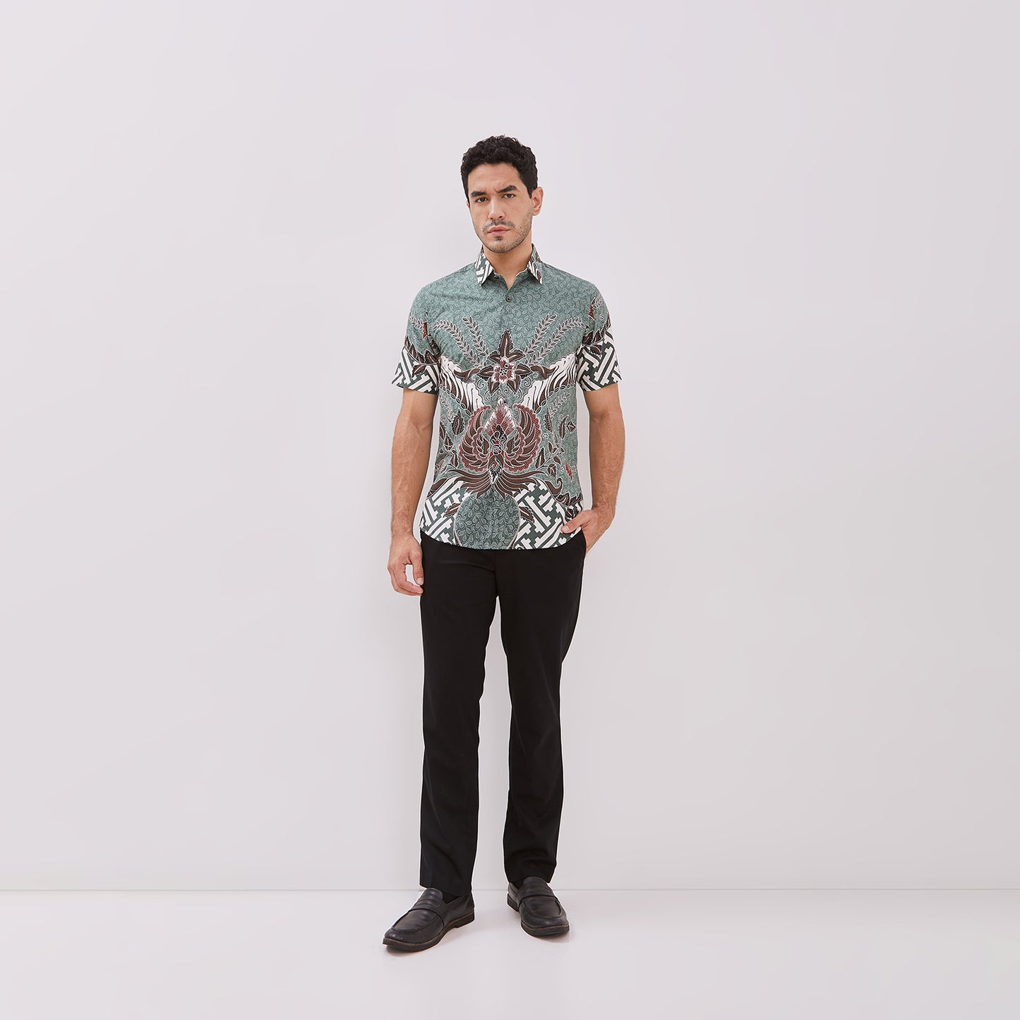 Odza Kemeja Batik Pria Lengan Pendek Slim Fit Modern Adiraga Hijau