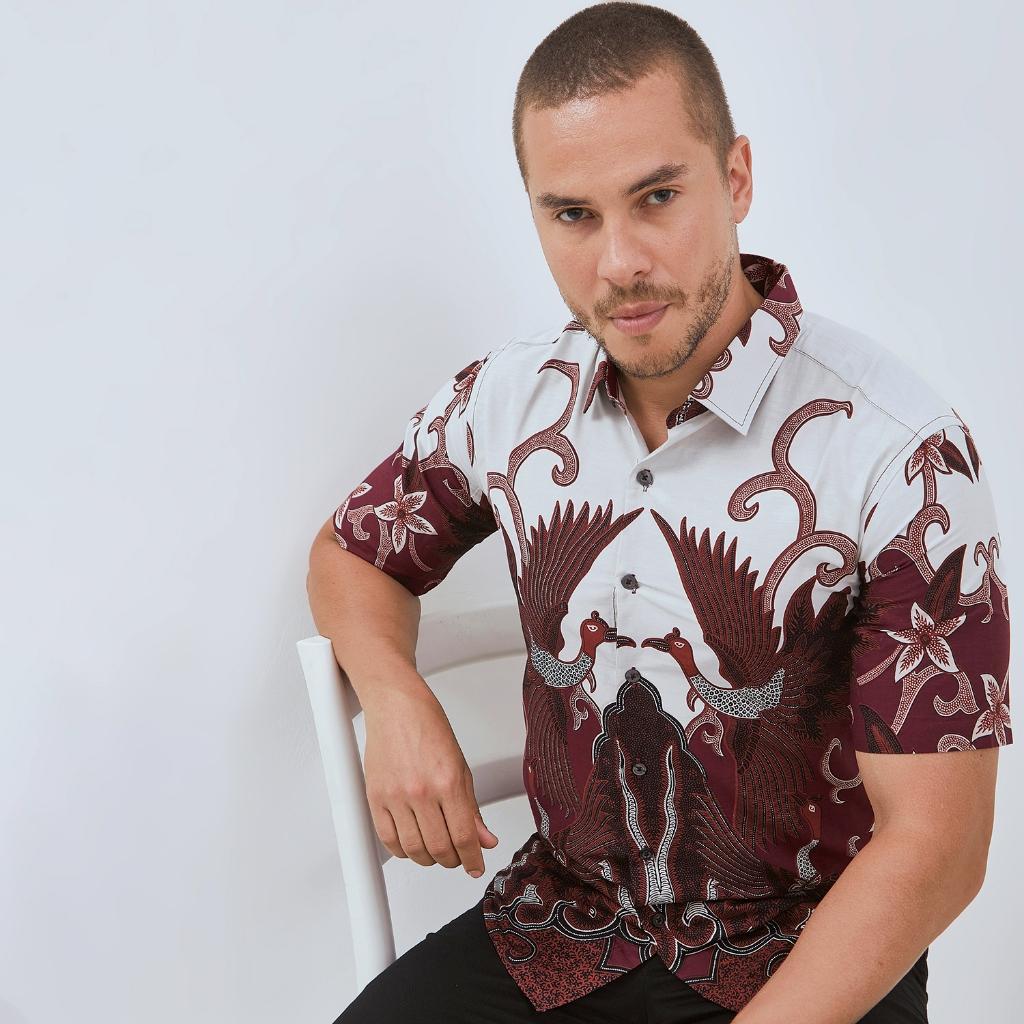 Odza Atasan Kemeja Batik Lengan Pendek Pria Slim Fit Trendy Modern Style Merah Maroon Adhikari
