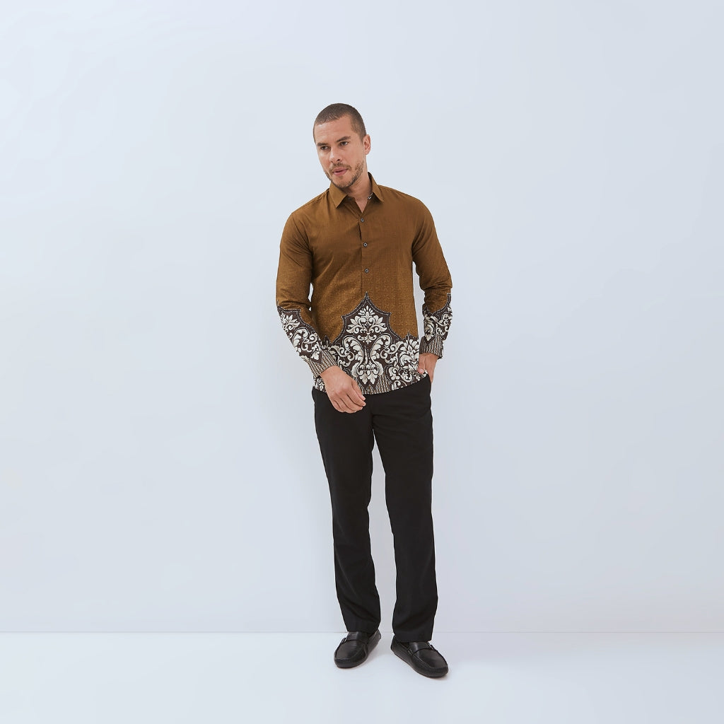 Odza Kemeja Batik Pria Lengan Panjang Modern Jumbo Regular Fit Coklat Parabawa