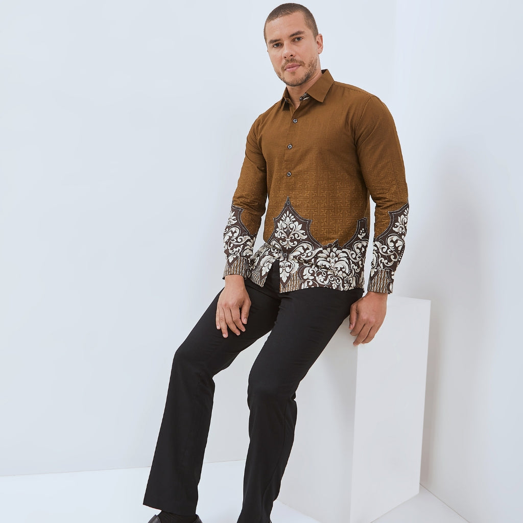 Odza Kemeja Batik Pria Lengan Panjang Modern Jumbo Regular Fit Coklat Parabawa