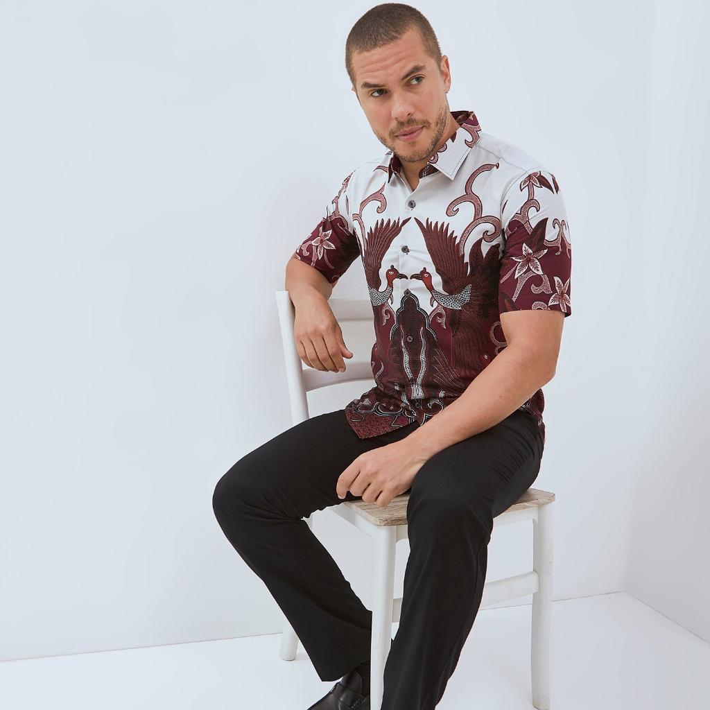Odza Atasan Kemeja Batik Lengan Pendek Pria Slim Fit Trendy Modern Style Merah Maroon Adhikari