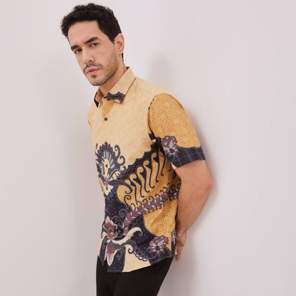 Odza Baju Batik Lengan Pendek Pria Pola Kemeja Slim Fit Cream Radheva