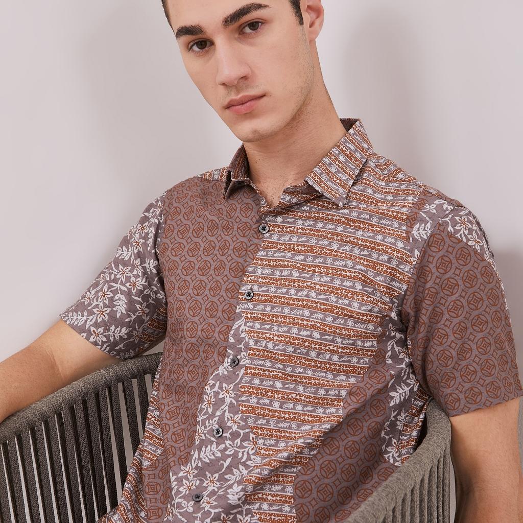 Odza Baju Batik Pria Lengan Pendek Slim Fit Modern Hem Batik Solo Pekalongan Triattana