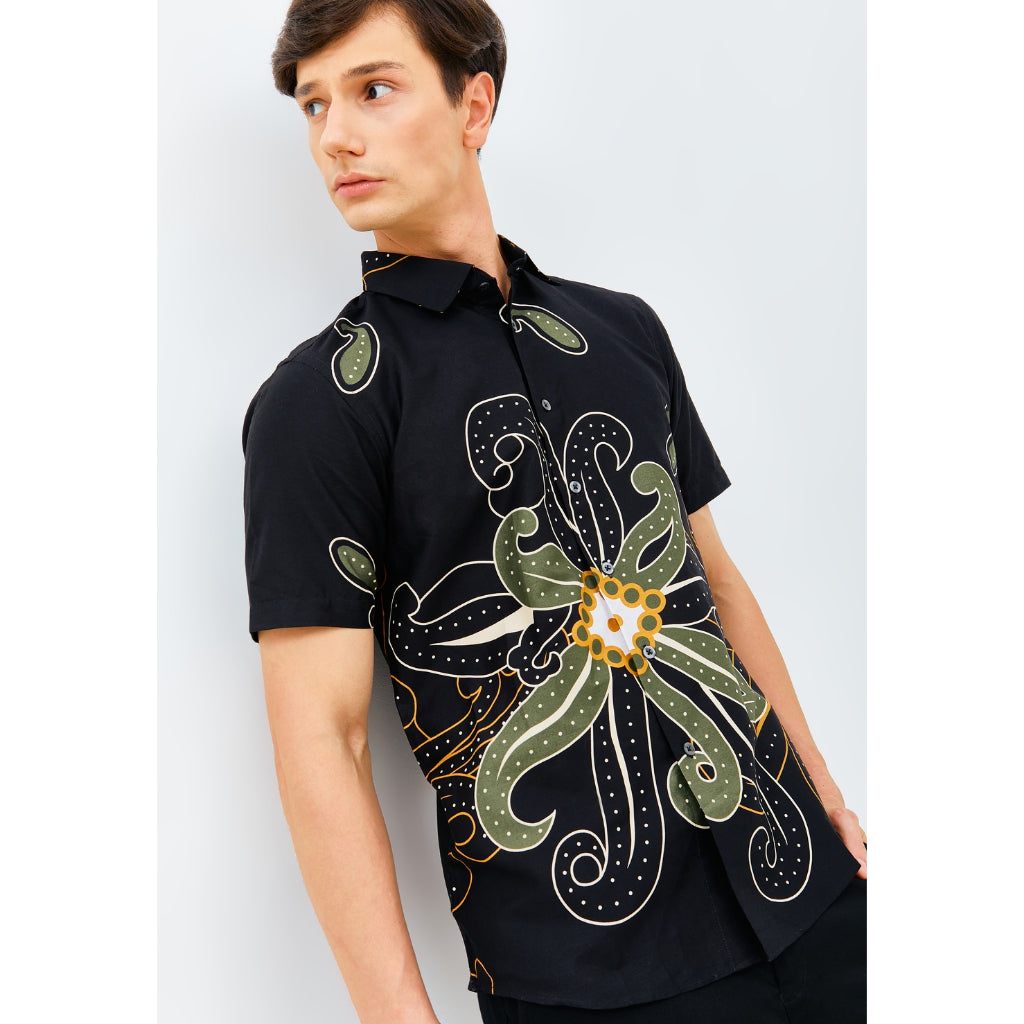 Odza Baju Batik Pria Lengan Pendek Slim Fit Modern Hem Batik Solo Ekawira
