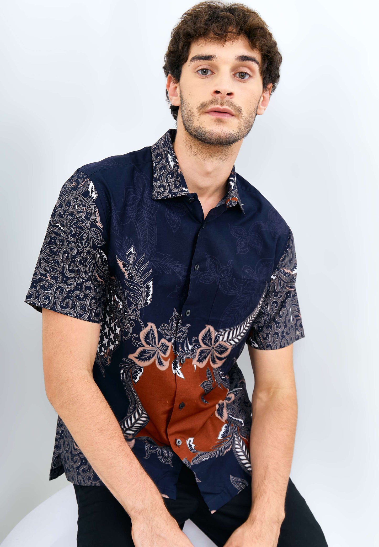 Odza Batik REGULAR FIT Kemeja Lengan Pendek Pria Tarantha