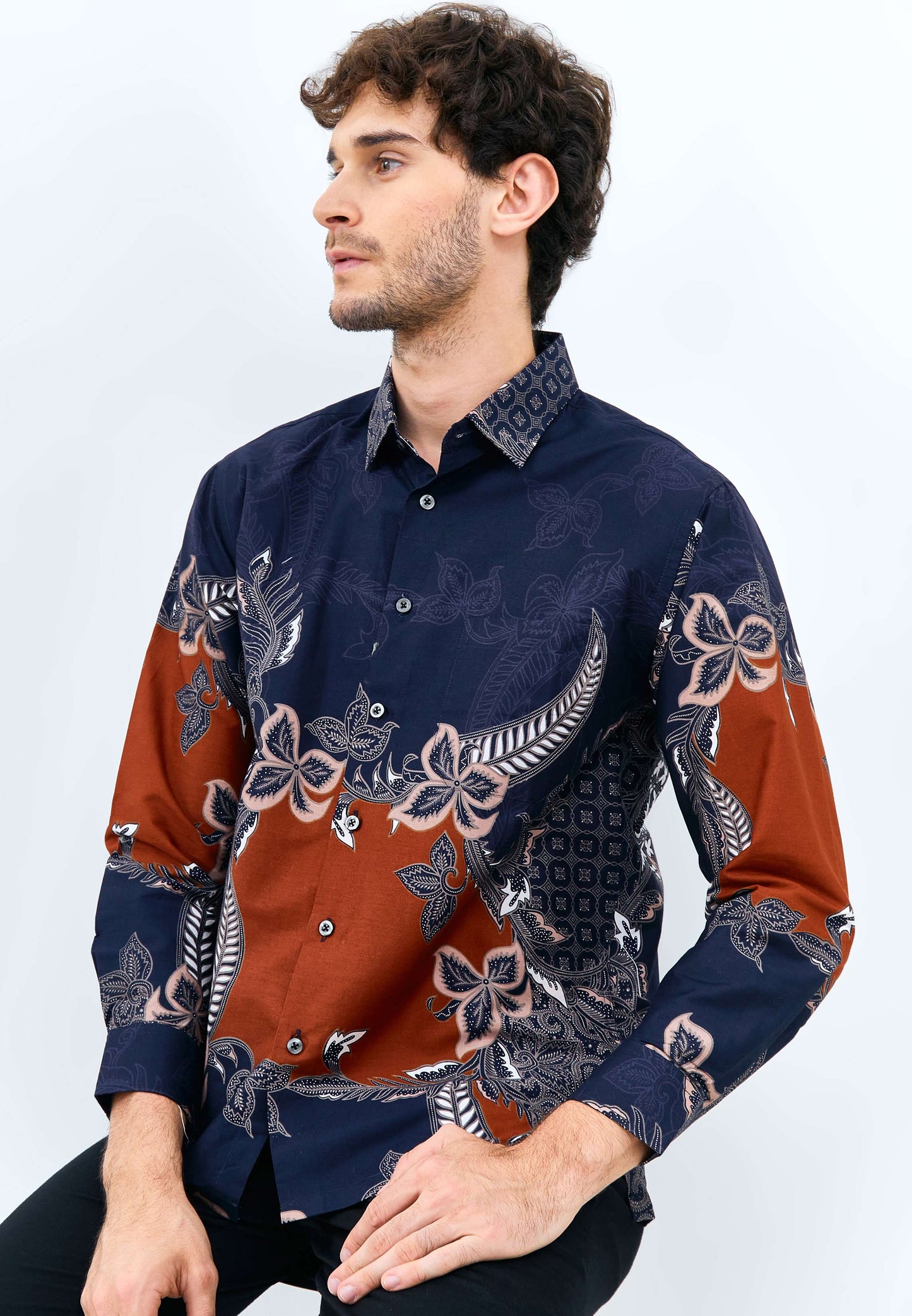 Odza Batik REGULAR FIT Kemeja Pria Lengan Panjang Modern Arunawa