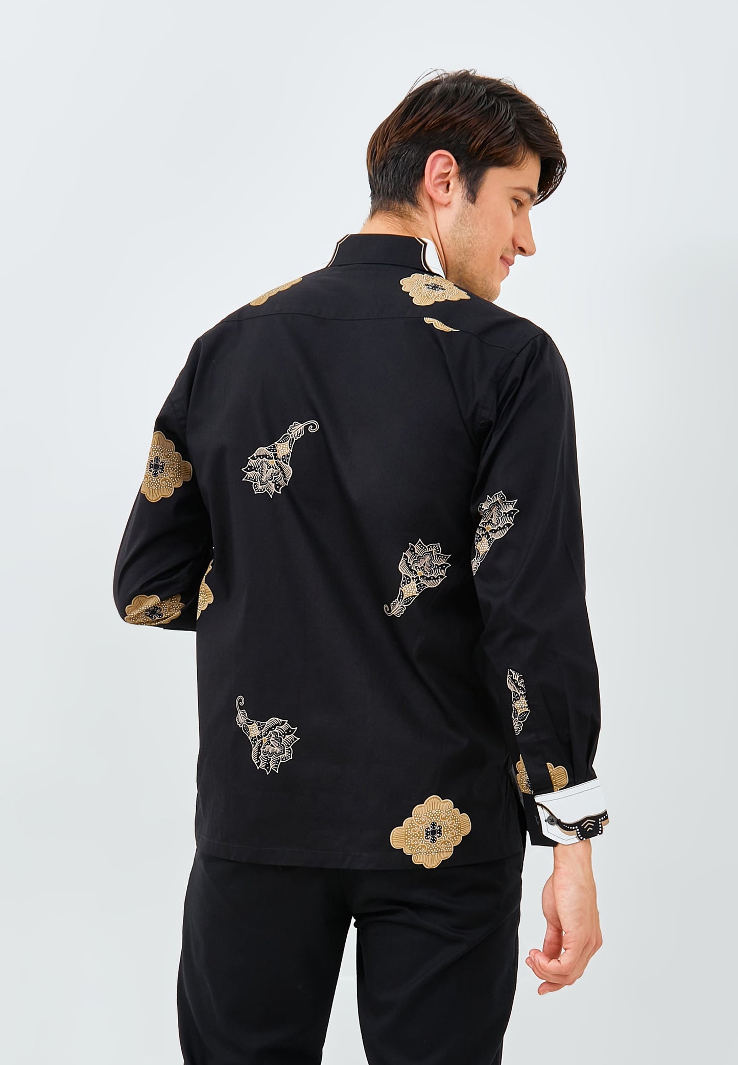 Odza Batik REGULAR FIT Kemeja Pria Lengan Panjang Adidaya