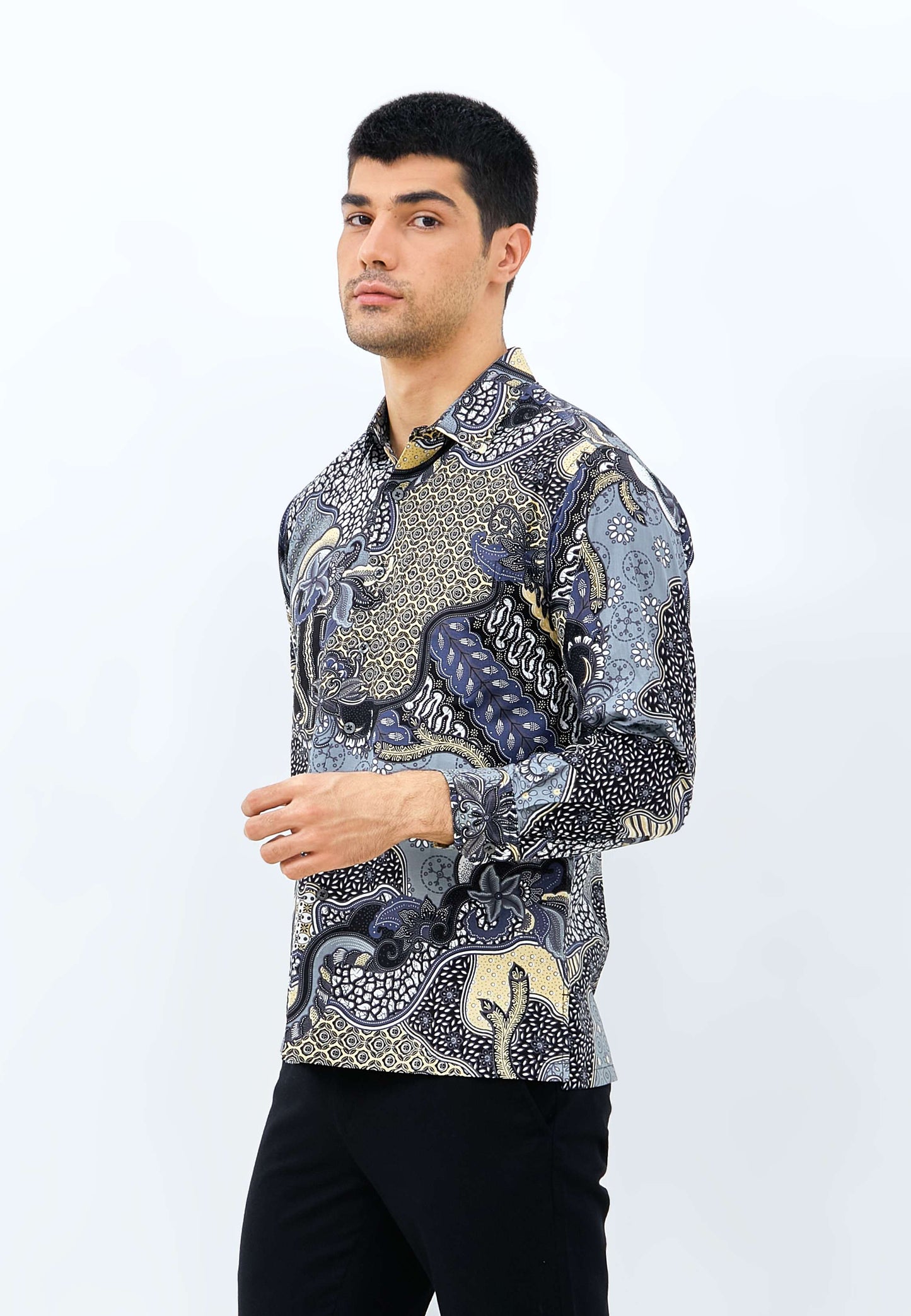 Odza Batik Regular fit Kemeja Pria Lengan Panjang Modern Bagaspati