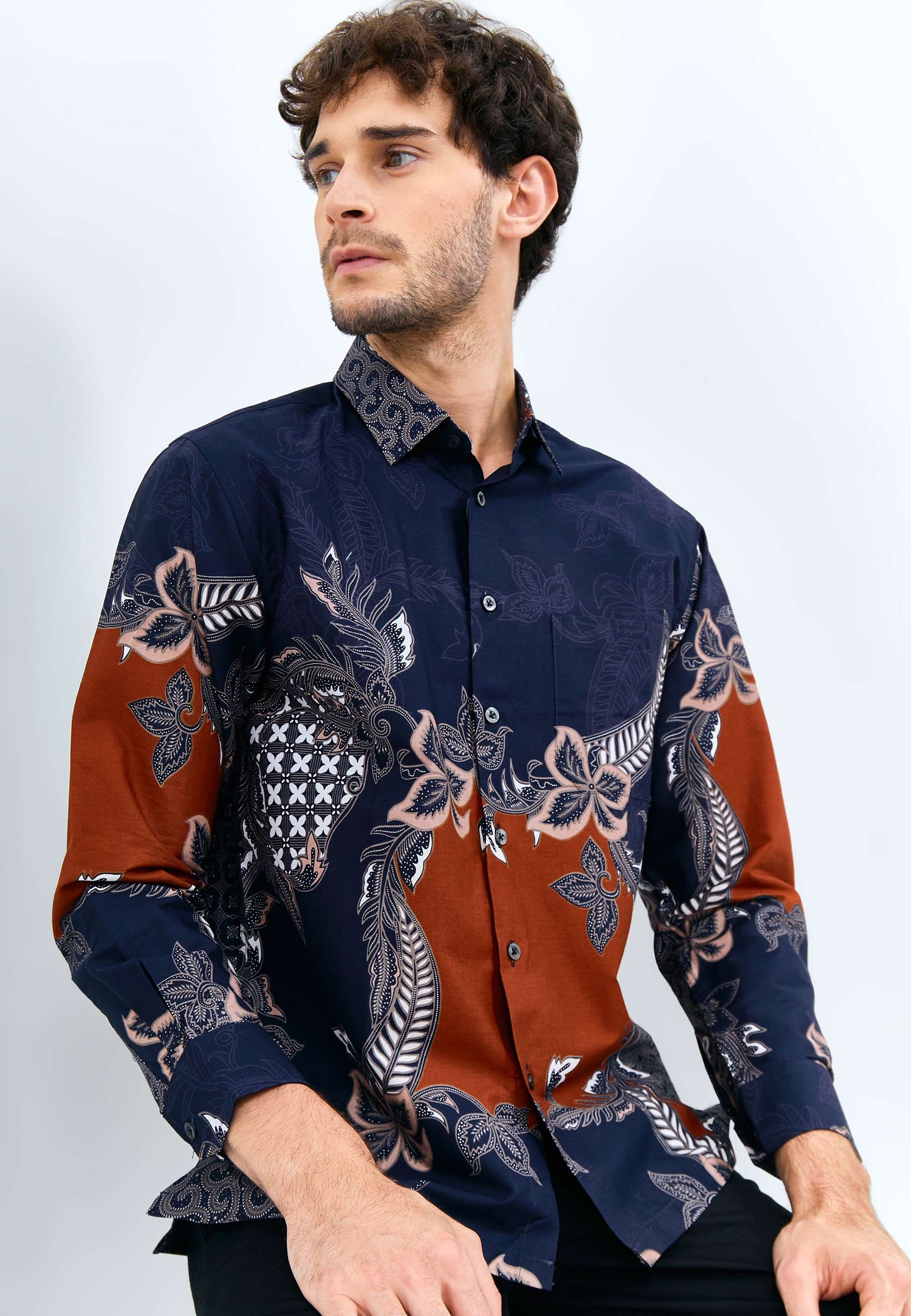 Odza Batik REGULAR FIT Kemeja Pria Lengan Panjang Modern Arunawa