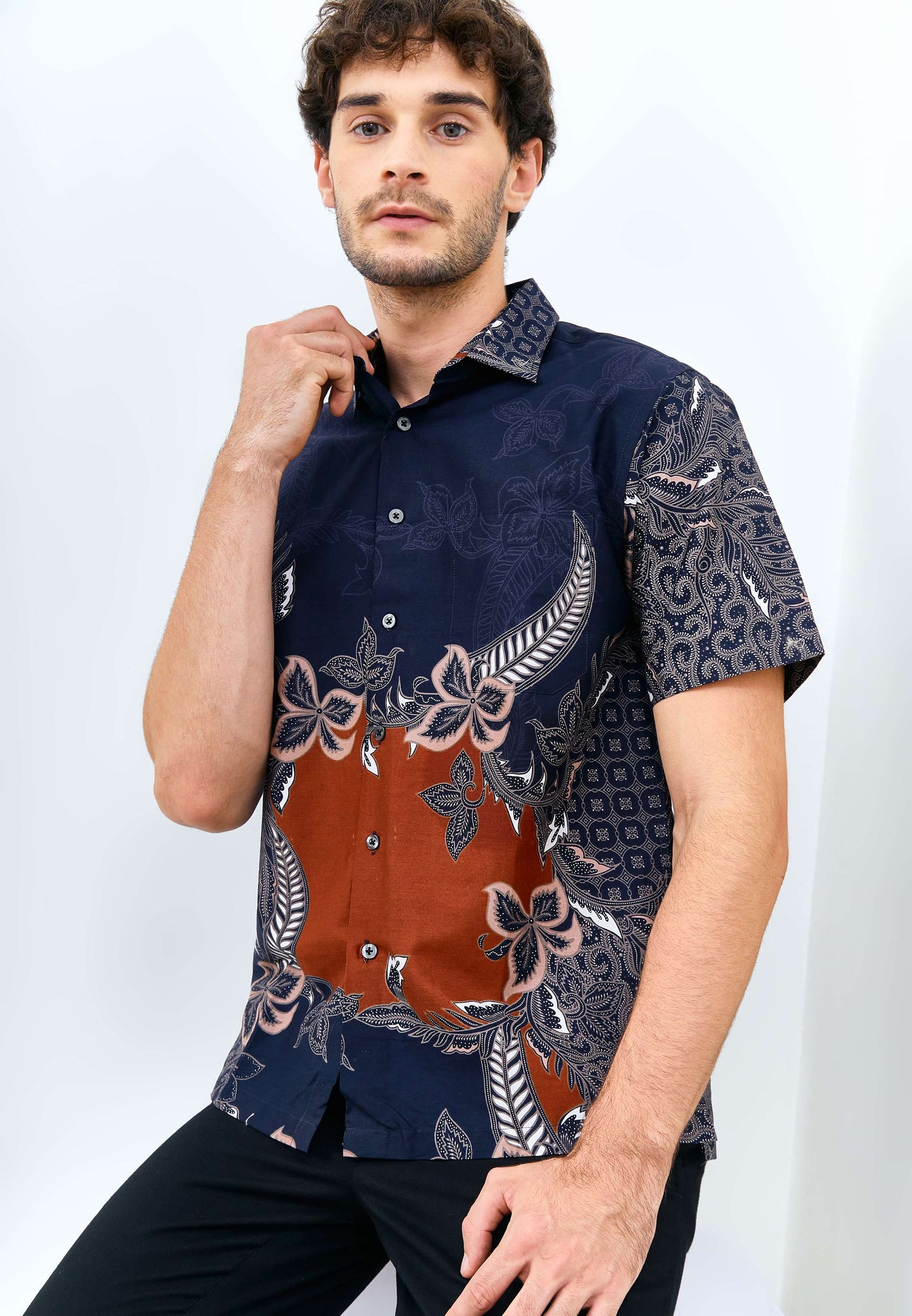 Odza Batik REGULAR FIT Kemeja Lengan Pendek Pria Tarantha