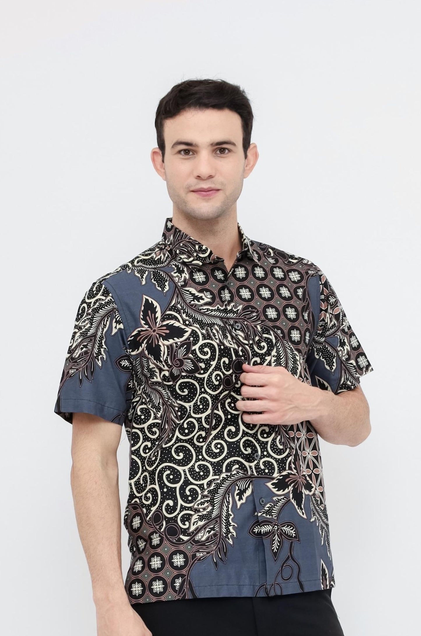 Odza Batik REGULAR FIT Kemeja Lengan Pendek Pria Mahadevan